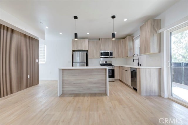 Building Photo - 5648 Cartwright Ave