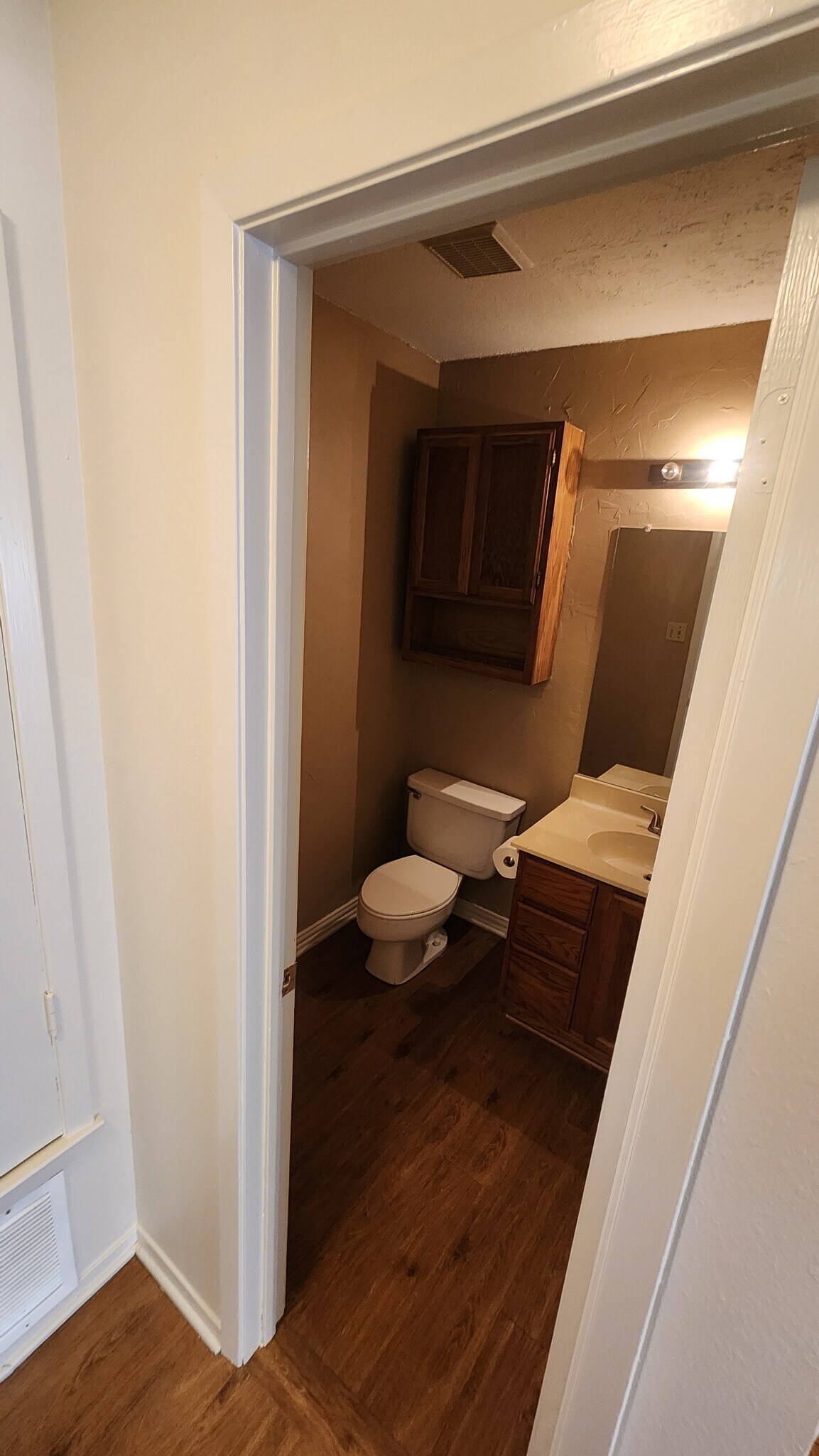 Building Photo - 2320 Aberdeen Dr