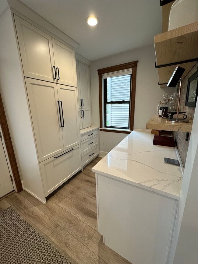 Building Photo - 1317 W Eddy St