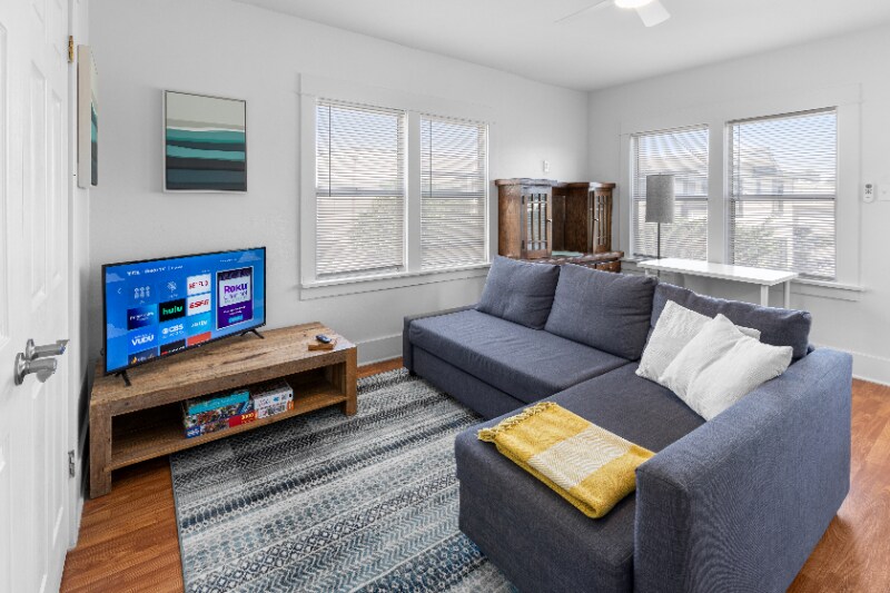 Building Photo - 1541 Linden Ave