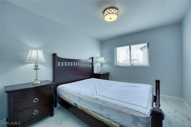Building Photo - 713 SW 47th Terrace