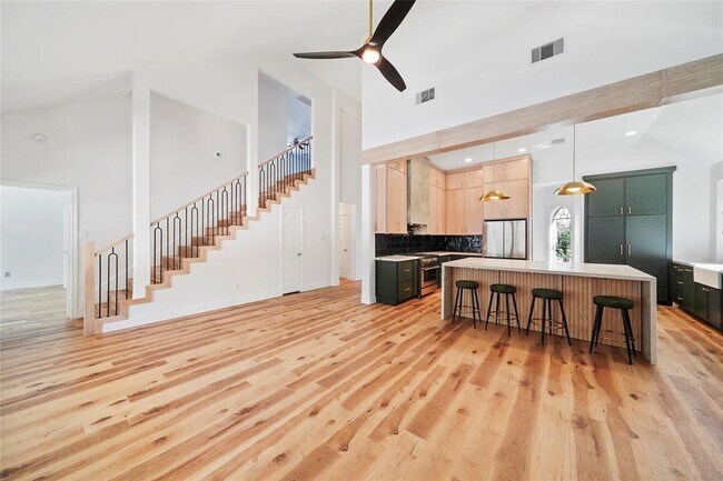 Building Photo - 6818 Amber Pine Ct