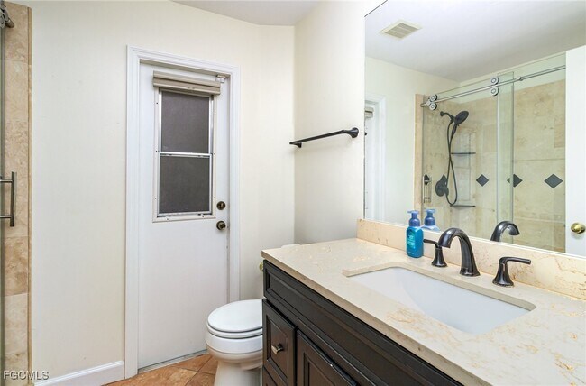 Building Photo - 1933 SW 38th St