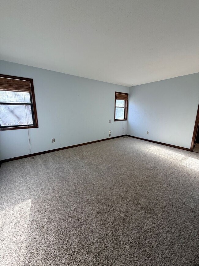 Building Photo - 103 Chestnut Ridge