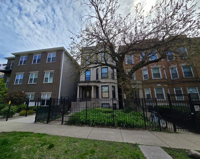 Primary Photo - 6137 S Kimbark Ave
