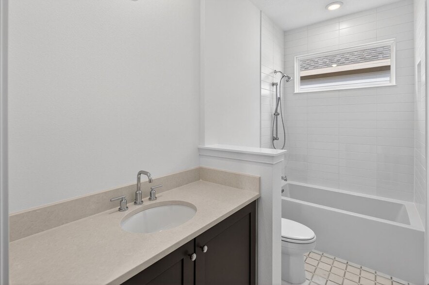 Building Photo - 2926 Sailhouse Dr