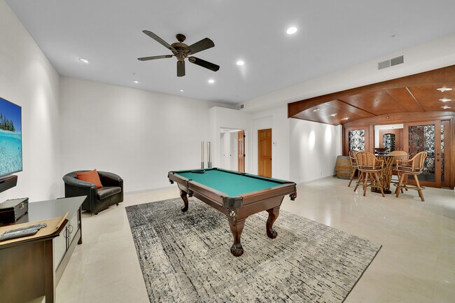 Building Photo - 30 Ritz Cove Dr