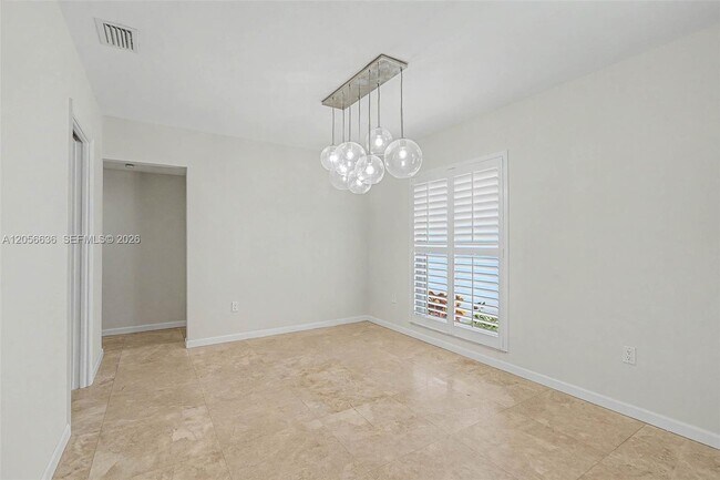 Building Photo - 15540 SW 82nd Ct