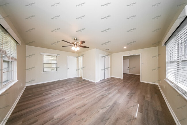 Building Photo - 2401 N Key Blvd