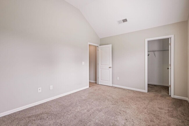 Building Photo - 3580 Hilltop Trl