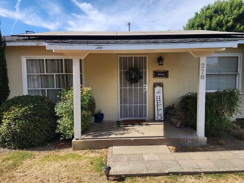 Primary Photo - 278 E Merritt Ave