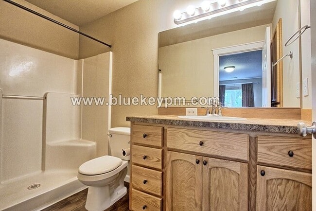 Building Photo - 3 Bed, 2.5 Bath Home in Salmon Creek Area