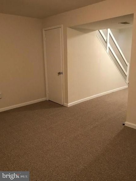 Building Photo - 3288 Wyndale Ct