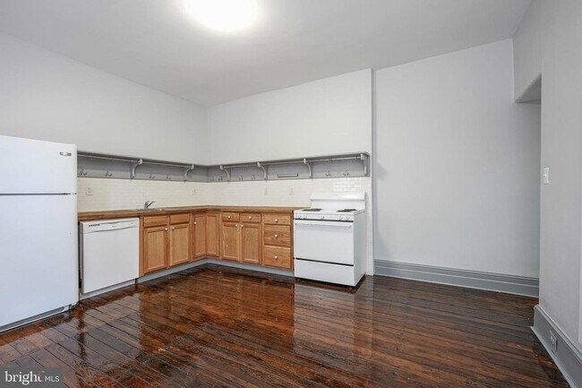 Building Photo - 1525 Tasker St