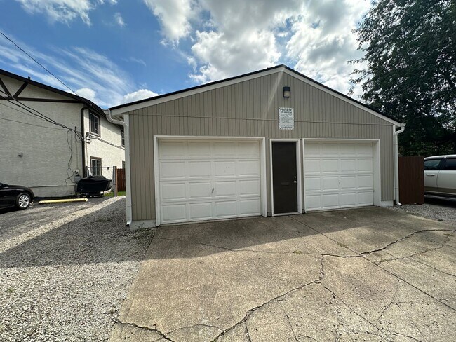 Building Photo - North Campus OSU Single Family Home with 2...