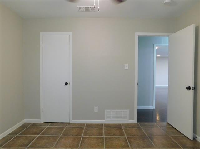 Building Photo - 897 John George Ln