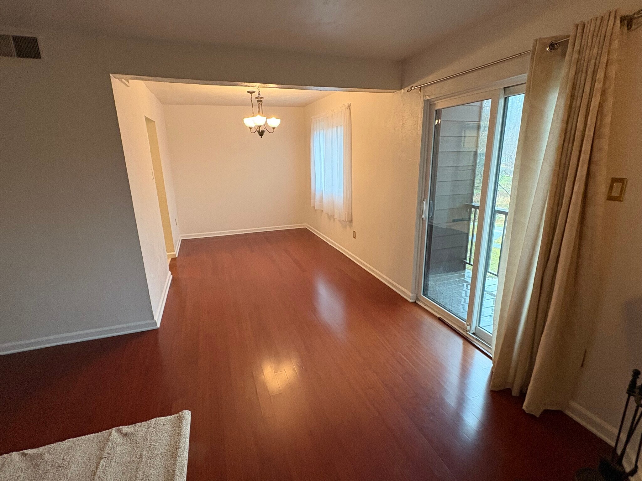 Building Photo - 109 Painters Xing