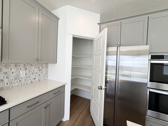 Building Photo - 6086 W Esker Terrace Ln