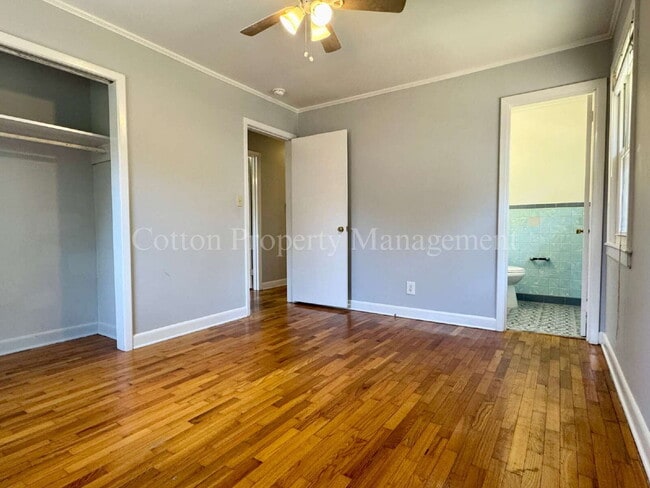 Building Photo - 301 Toulon St