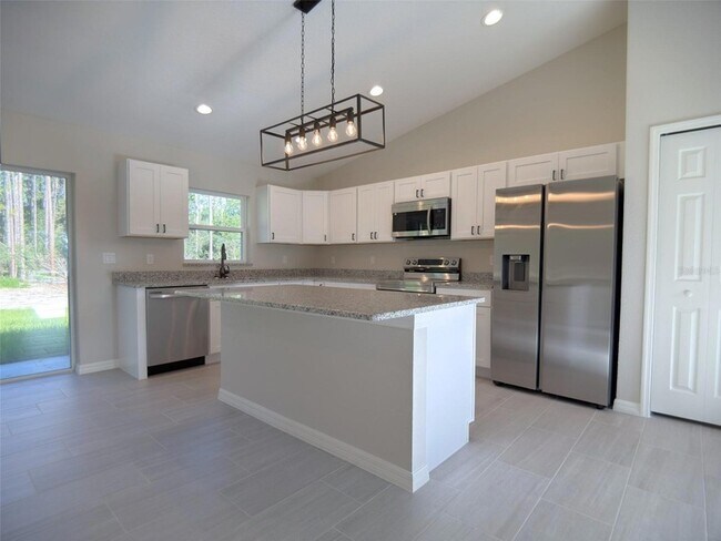 Building Photo - 6022 SW 206th Ave