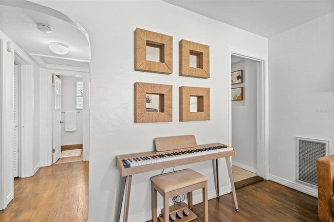 Building Photo - 517 79th Ave