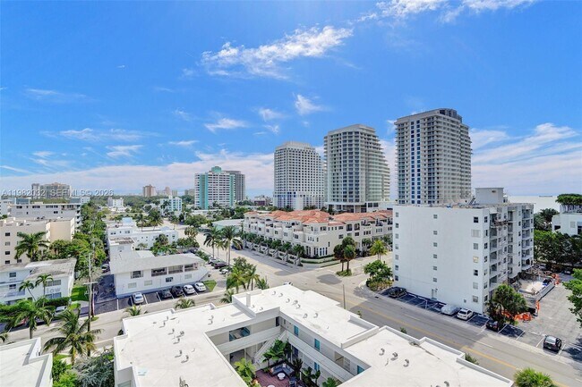 Building Photo - 401 N Birch Rd