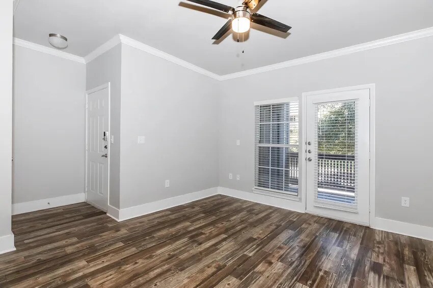 A!Q livingroom.jpg - Reagan at Bear Creek