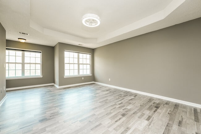 Building Photo - 5549 Village Ridge
