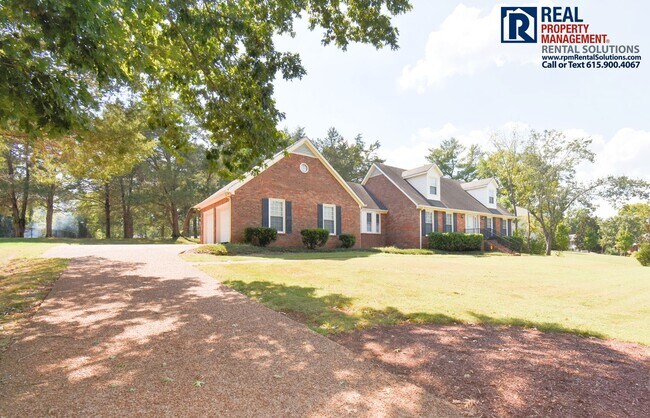 Building Photo - 2107 Londonderry Dr