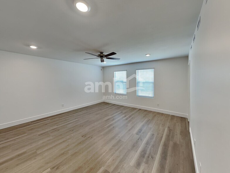 Building Photo - 9604 Harkes Dr
