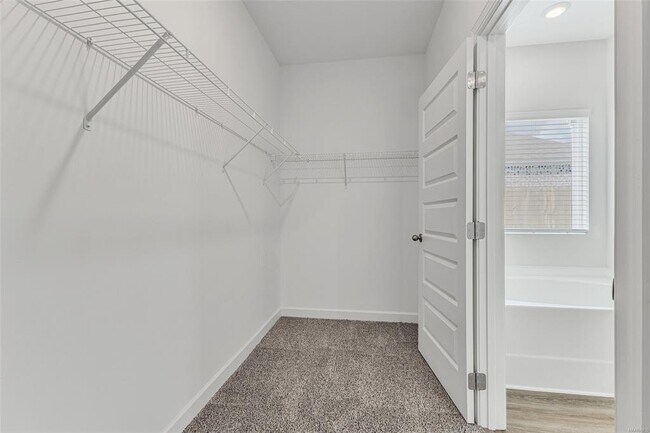Building Photo - 1029 Birch Ln