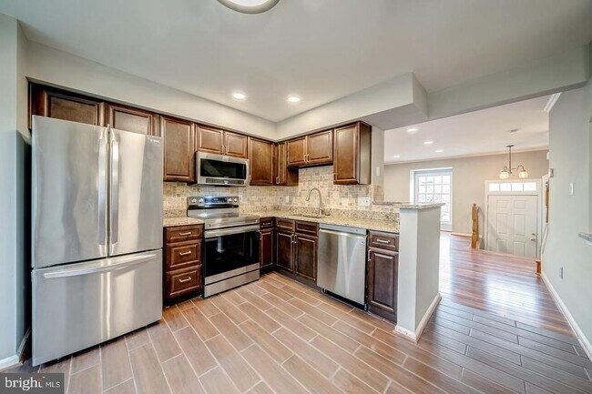 Building Photo - 6515 Skylemar Trail