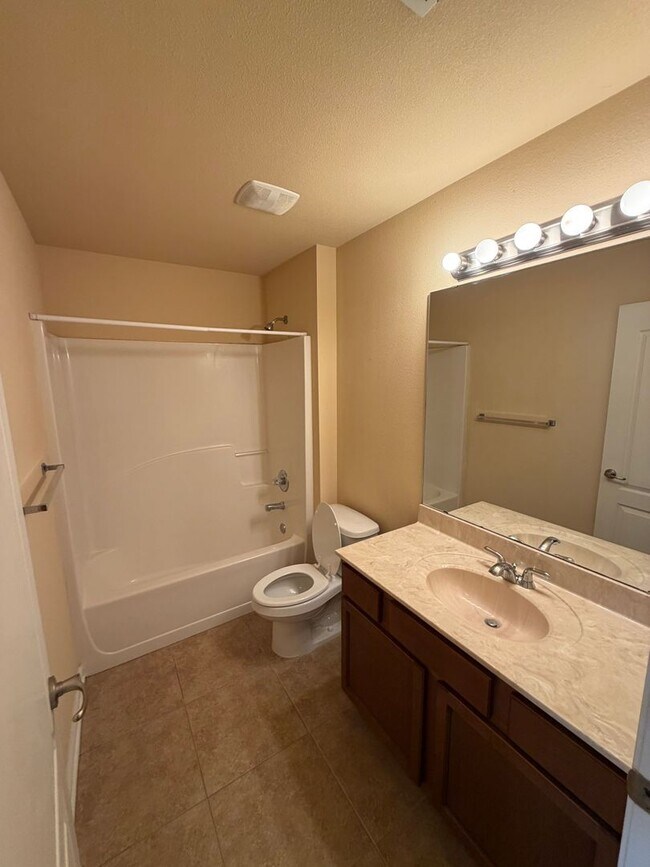 Building Photo - 148 Iron Horse Dr E