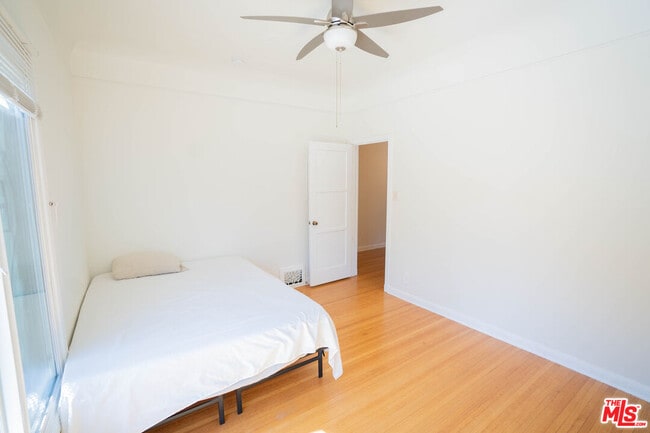 Building Photo - 1212 S La Jolla Ave