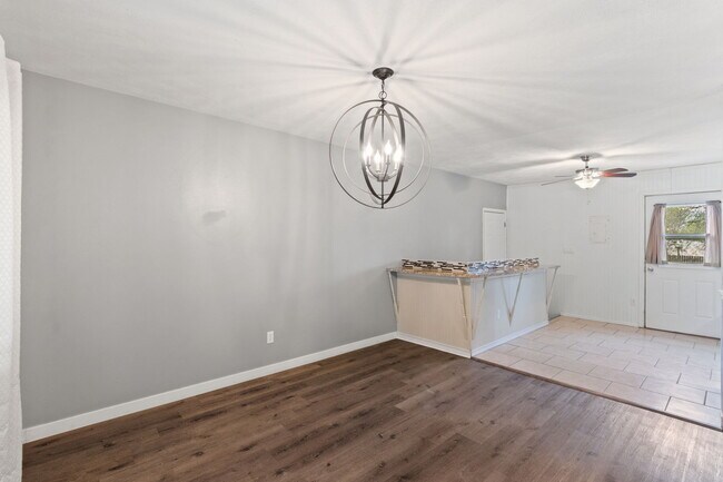 Building Photo - 341 Longfellow Dr