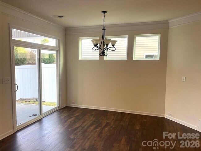 Building Photo - 13259 Savannah Point Dr