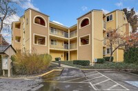 Building Photo - 2Bd/1.75Ba Redmond Condo