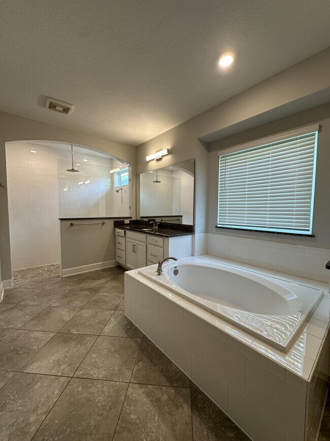 Building Photo - 24 Woodsong Ln