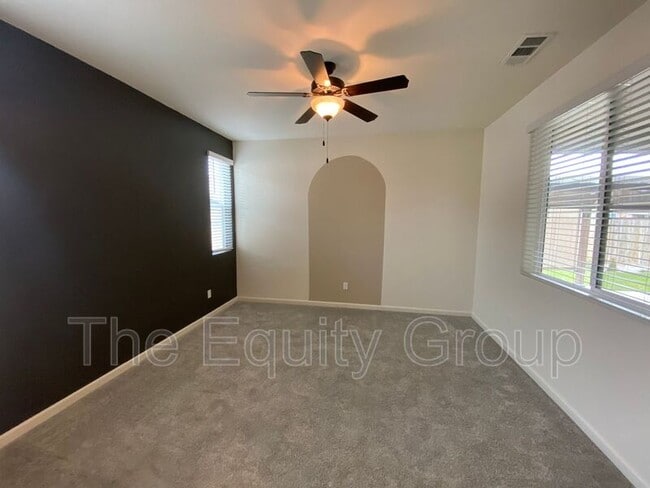 Building Photo - 3212 N Noyes Ct