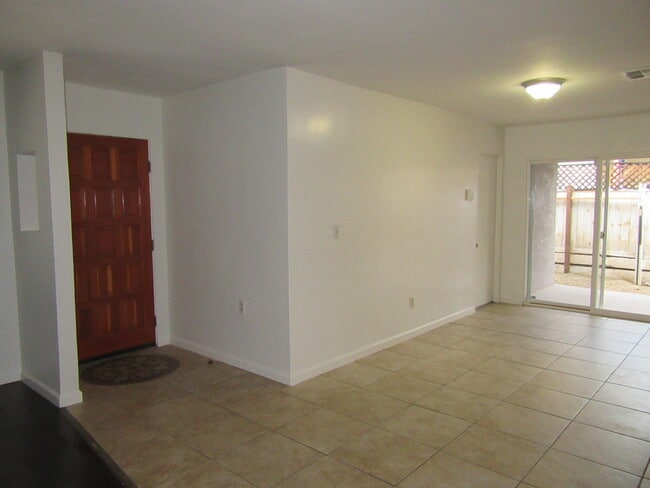 Building Photo - 54865 Avenida Vallejo