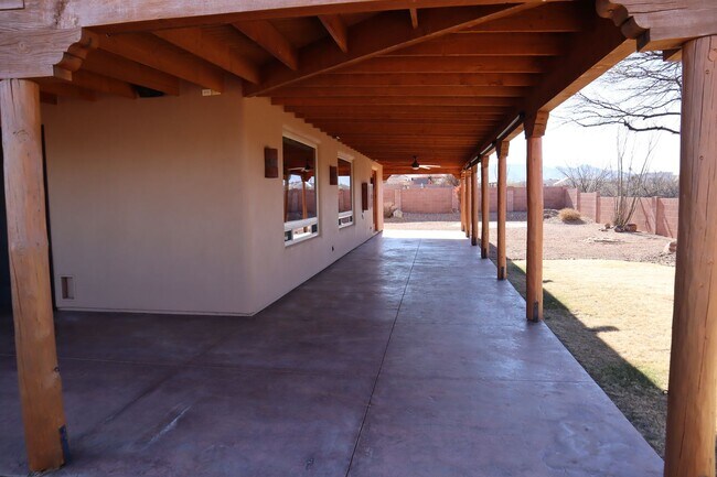 Building Photo - Your own resort! Elegant, Exclusive & Exquisite.