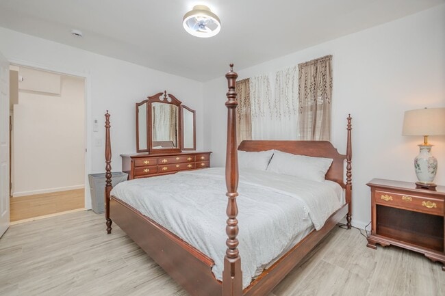 Building Photo - 138 D View Ave