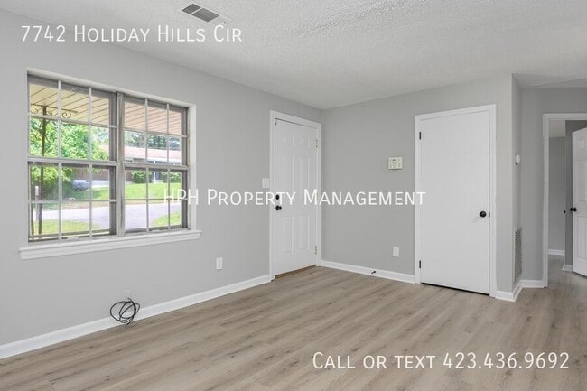 Building Photo - 7742 Holiday Hills Cir