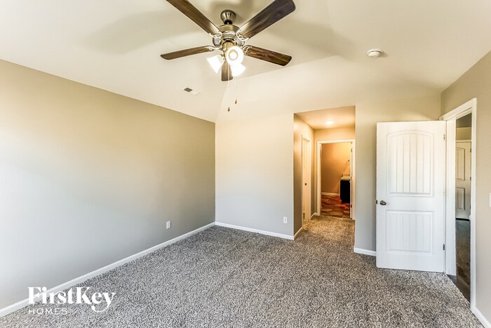 Building Photo - 540 Waterstone Dr