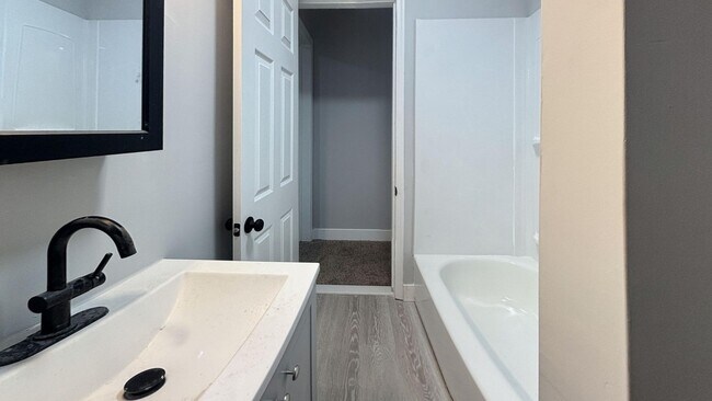 Building Photo - Fully Renovated 3-Bedroom House