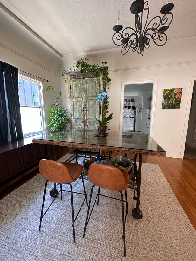 dining room - 618 N La Jolla Ave