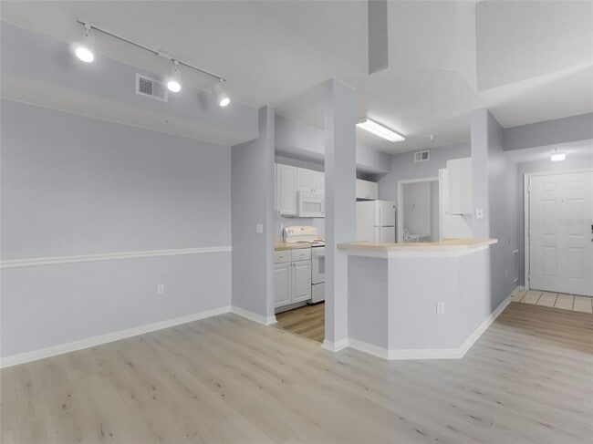 Building Photo - 5530 Metrowest Blvd