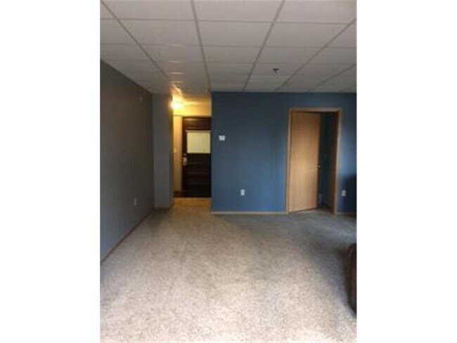 Building Photo - 109 E Luverne St