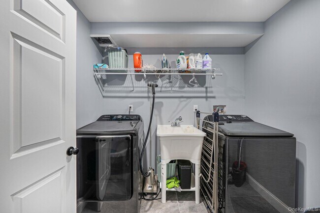 Building Photo - 449 Nassau Ave