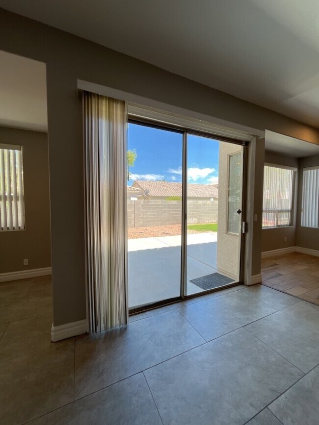 Building Photo - Stunning 2 story, 5-bedroom home in Rhodes Ranch